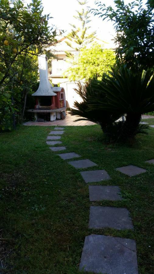 Home Denise E Luca Латина Экстерьер фото