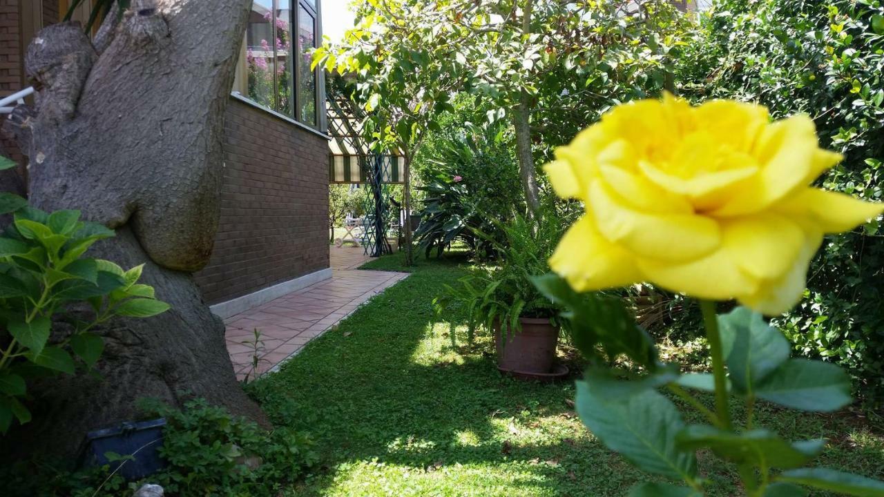 Home Denise E Luca Латина Экстерьер фото