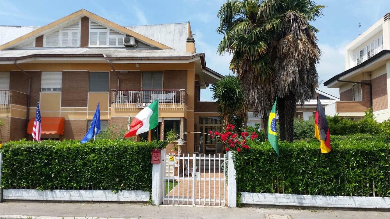 Home Denise E Luca Латина Экстерьер фото